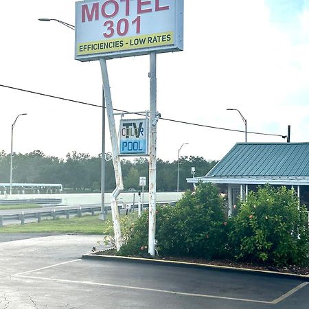 Motel 301 Orient Park Exteriör bild